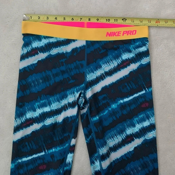 Nike PRO Dri -Fit - Fitted capris, L - Picture 3 of 14